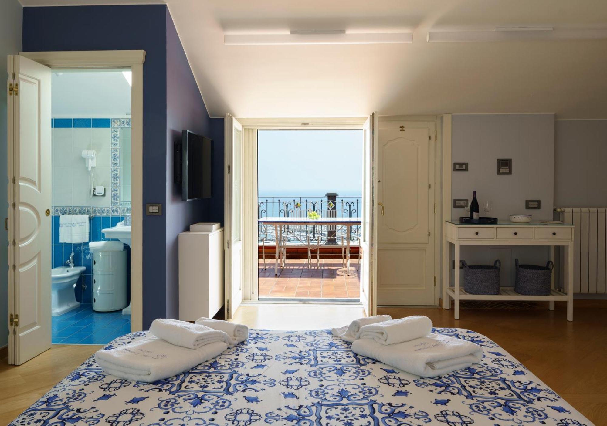 Suite Aphrodite - Exclusive Flat Салерно Екстер'єр фото